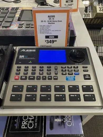Alesis - SR-18